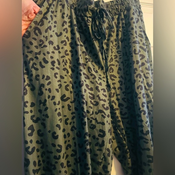 Soft Drawstring Tie Elastic Waist Loose Jogger Pants with Pockets, GRN/BLK, 1XL - Picture 2 of 6